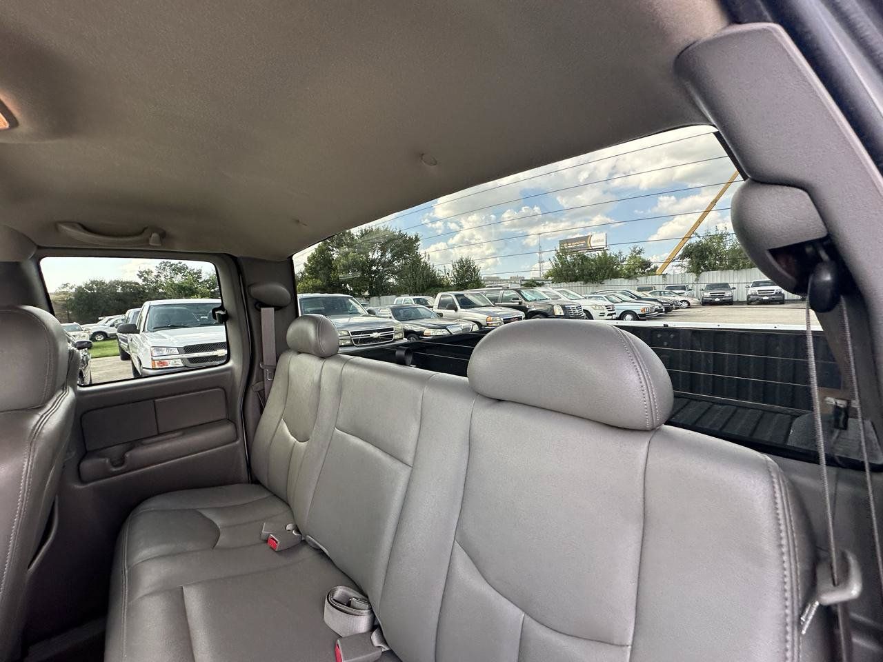 Used 2004 Chevrolet Silverado 1500 4x4 Extended Cab w/ Z71 Convenience Package 2 image 44