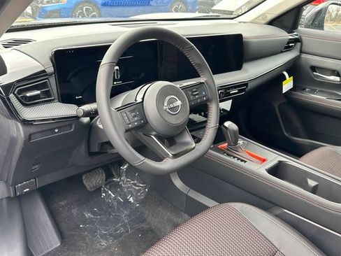 New 2025 Nissan Kicks SR image 11