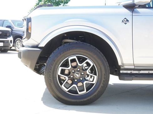 Used 2024 Ford Bronco Outer Banks AWD/4WD image 5
