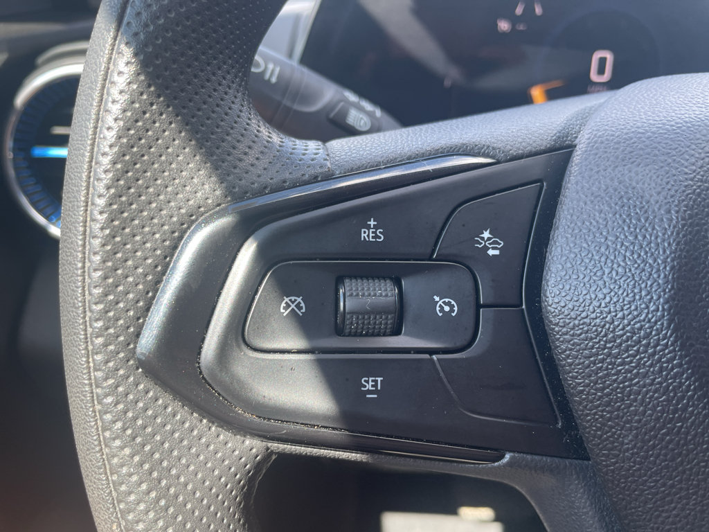 Used 2025 Chevrolet Trax LT FWD image 25