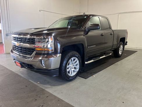 Used 2019 Chevrolet Silverado 1500 LT w/ All Star Edition image 3