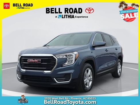 Used 2024 GMC Terrain SLE AWD/4WD image 1