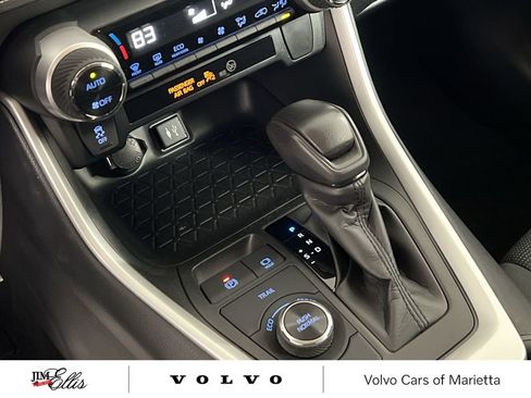 Used 2019 Toyota RAV4 LE image 17