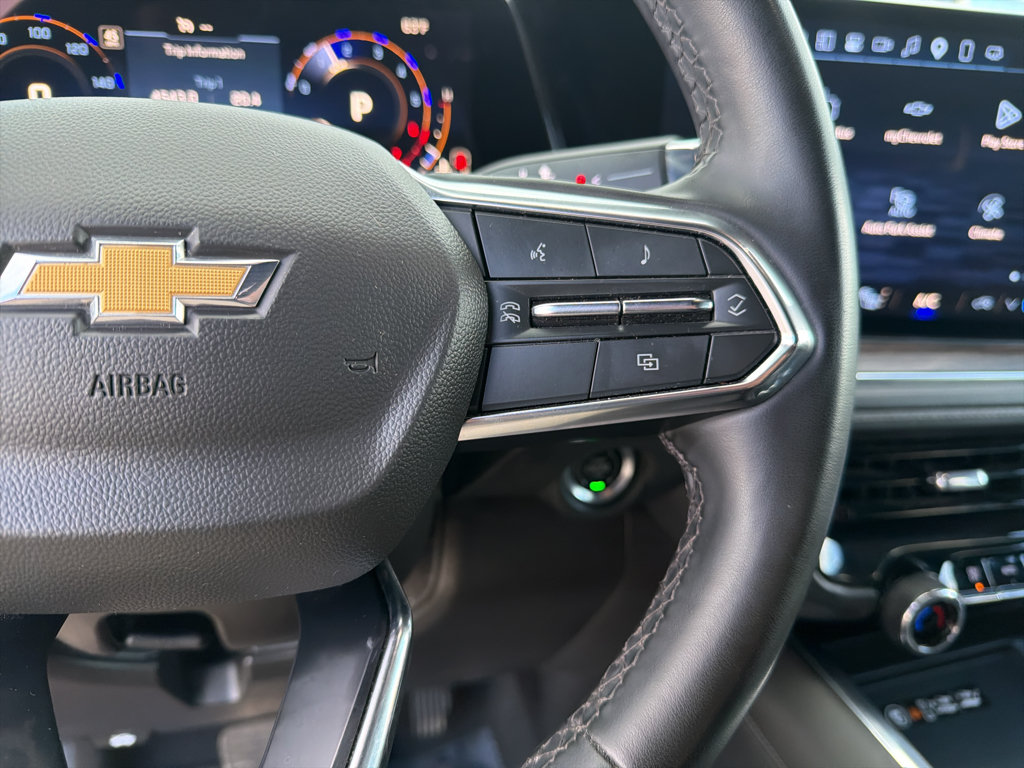 Used 2025 Chevrolet Suburban LT AWD/4WD image 11