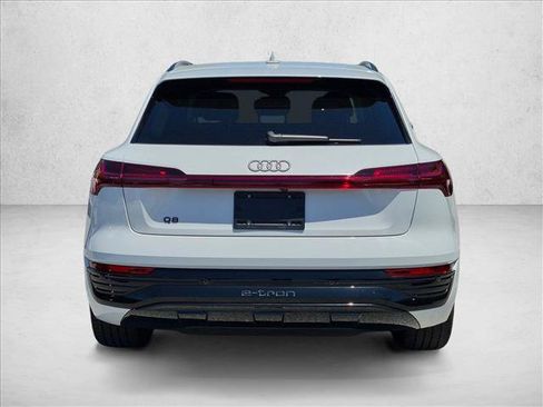 Certified 2024 Audi Q8 e-tron Premium Plus w/ Premium Plus Package AWD/4WD image 7