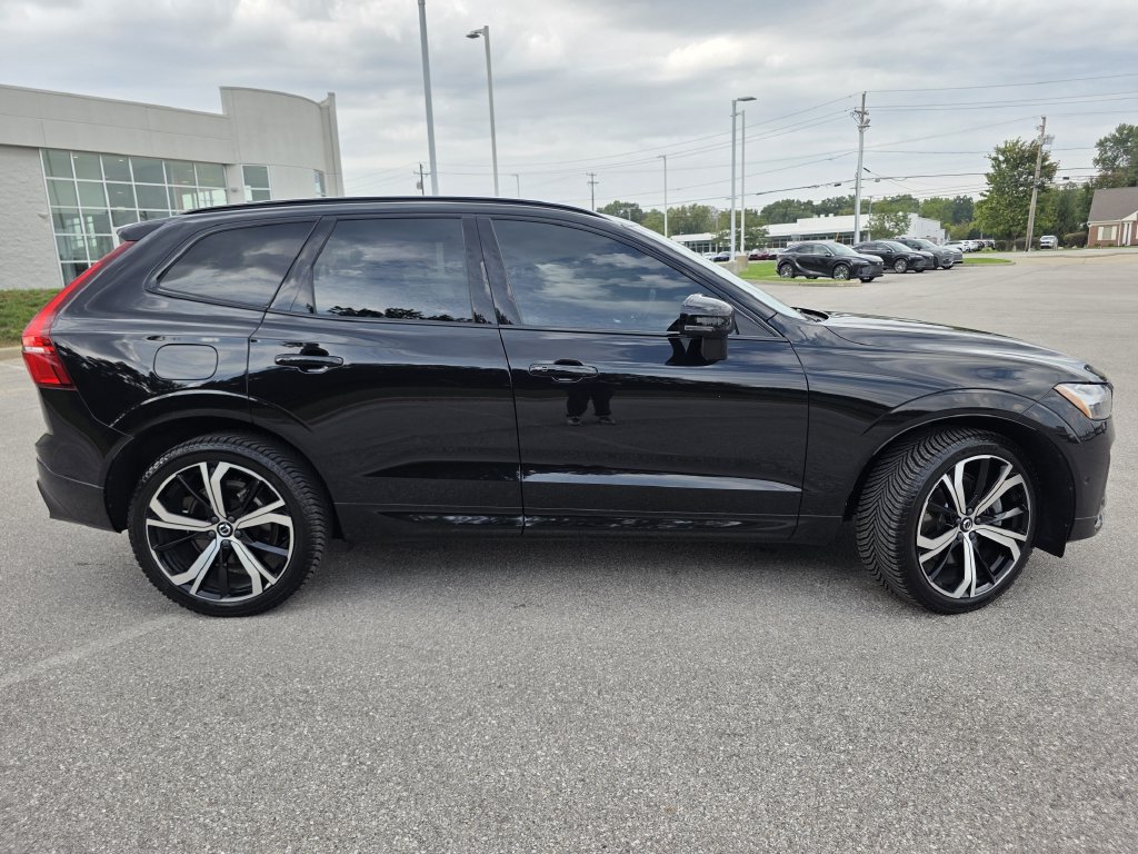 Used 2022 Volvo XC60 B6 R-Design w/ Advanced Package AWD/4WD image 11