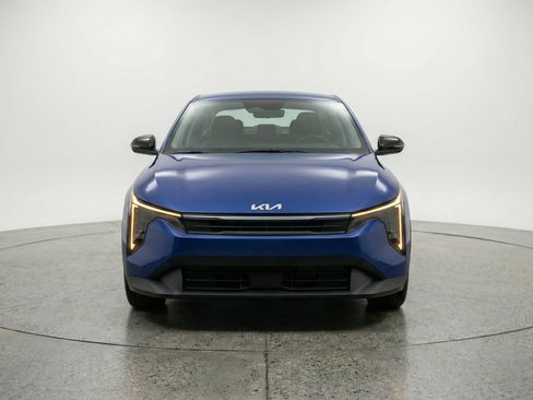 Used 2025 Kia K4 LXS FWD image 2