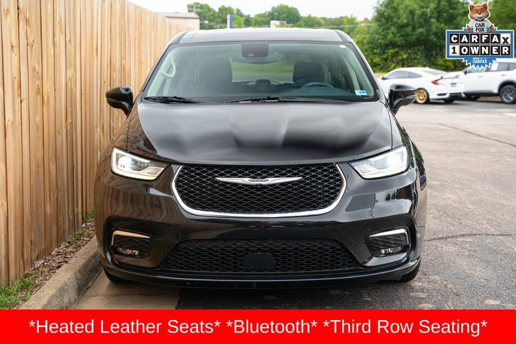 Used 2024 Chrysler Pacifica Limited FWD image 2