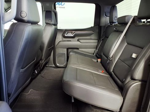 Used 2025 GMC Sierra 1500 SLT image 9