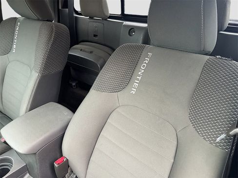 Used 2016 Nissan Frontier Desert Runner image 18