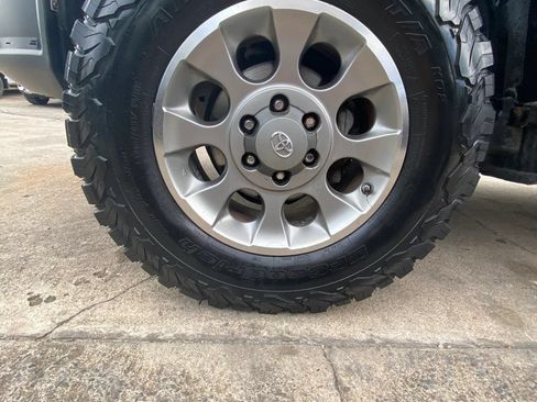Used 2013 Toyota FJ Cruiser 4WD w/ Upgrade Pkg image 21