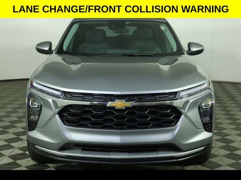 Used 2024 Chevrolet Trax LT w/ Driver Confidence Package FWD image 8