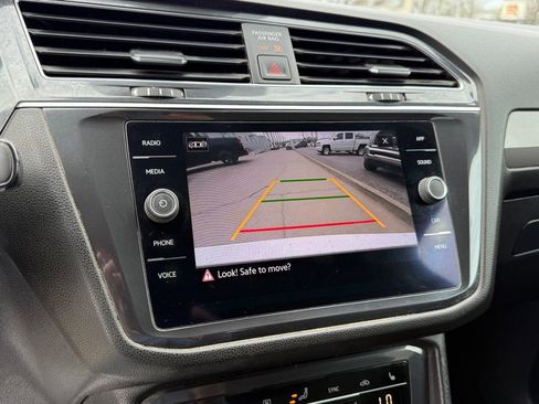 Used 2022 Volkswagen Tiguan SE image 20