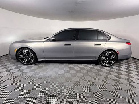 Used 2024 BMW 760i xDrive AWD/4WD image 3