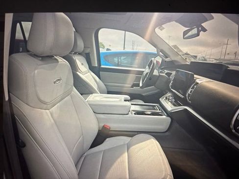 Used 2025 Ford Expedition Max Platinum w/ Driver's Package AWD/4WD image 28