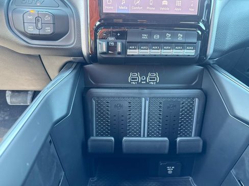 New 2026 RAM 2500 Big Horn AWD/4WD image 19