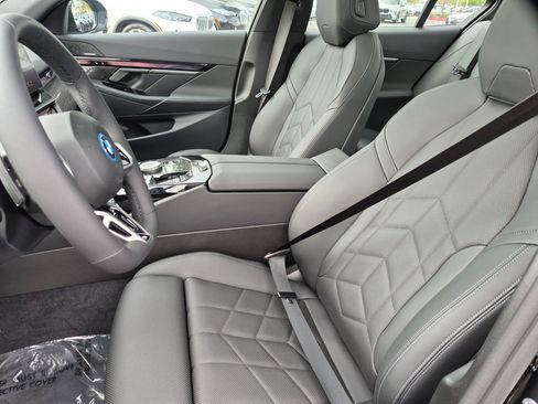 New 2027 BMW 550e xDrive w/ M Sport Professional Package AWD/4WD image 16