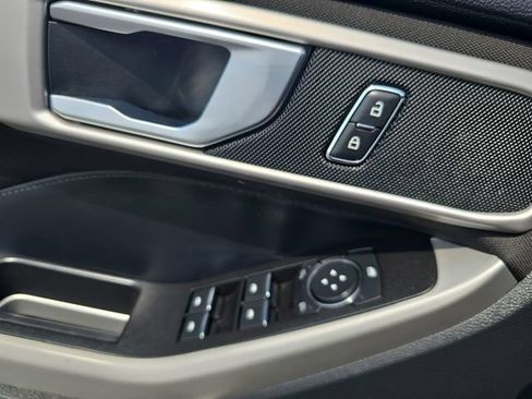 Used 2020 Ford Explorer XLT RWD image 29