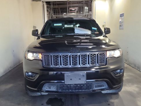 Used 2021 Jeep Grand Cherokee Laredo X AWD/4WD image 3