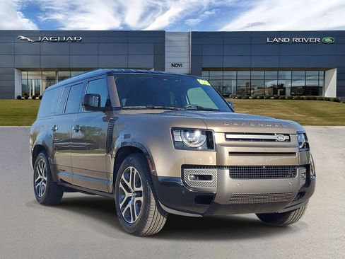 Used 2025 Land Rover Defender 130 X-Dynamic SE AWD/4WD image 2