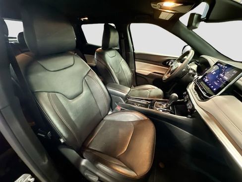 Used 2023 Jeep Compass Limited image 29