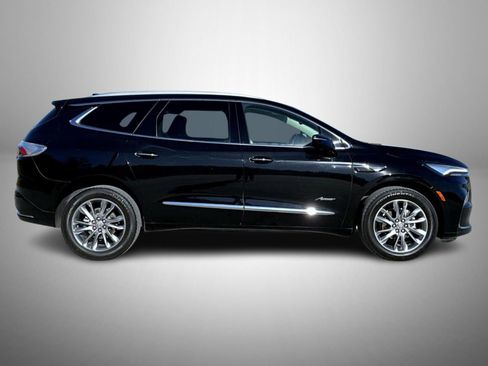 Used 2023 Buick Enclave Avenir w/ Avenir Technology Package image 4