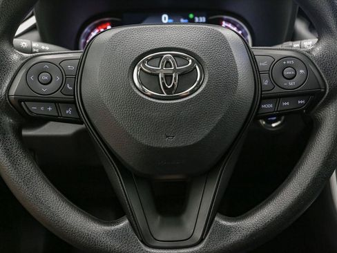 Used 2025 Toyota RAV4 XLE AWD/4WD image 31