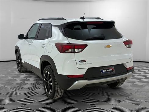 Certified 2022 Chevrolet TrailBlazer LT w/ Driver Confidence Package image 5