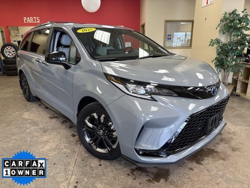 Used 2025 Toyota Sienna XSE w/ XSE Plus Package AWD/4WD image 1
