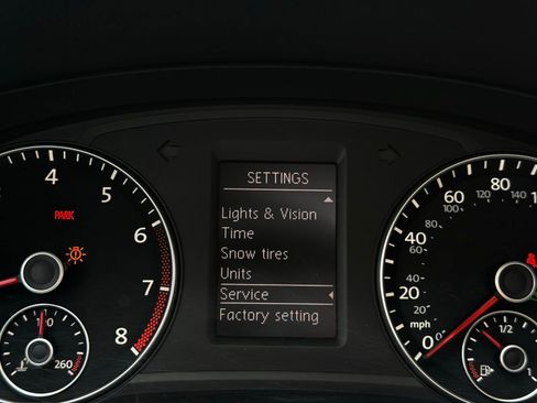 Used 2014 Volkswagen Passat 1.8T SEL Premium image 43