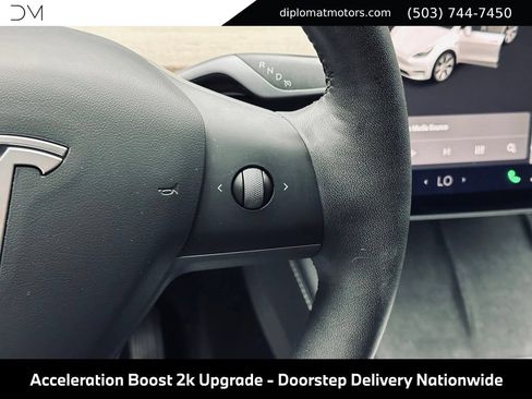 Used 2021 Tesla Model Y Long Range AWD/4WD image 32