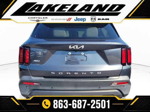 Used 2022 Kia Sorento S AWD/4WD image 5