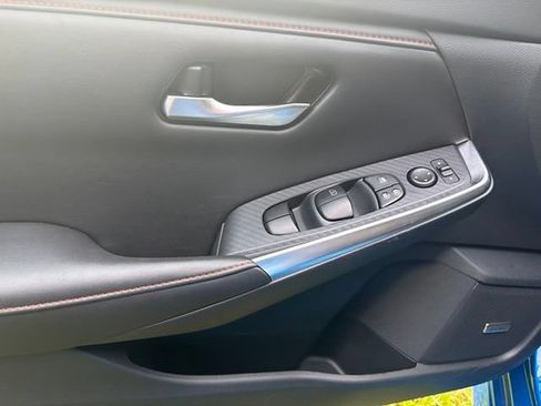 Used 2024 Nissan Sentra SR w/ SR Premium Package FWD image 8
