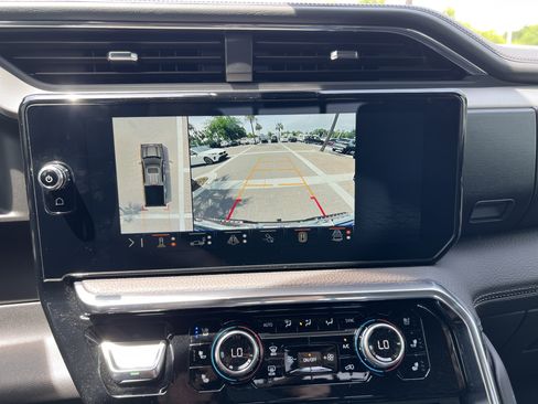 Used 2025 GMC Sierra 1500 Denali image 25