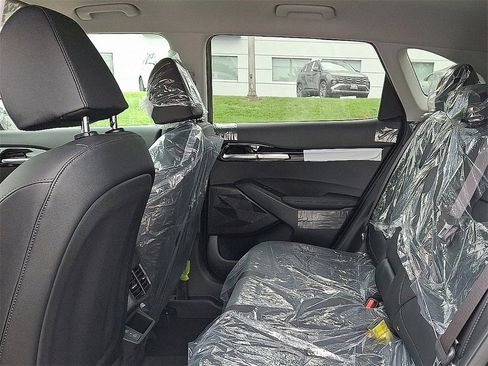 New 2025 Kia Seltos EX image 8