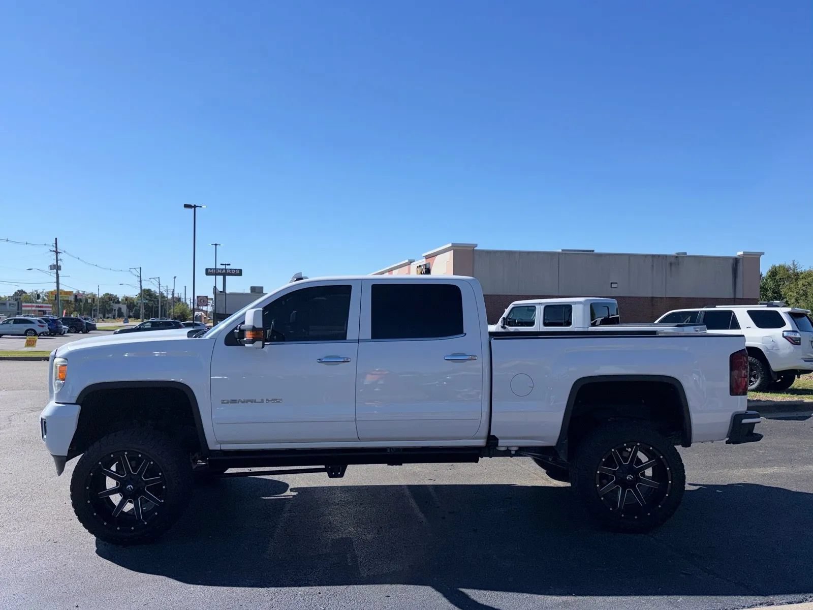 Used 2016 GMC Sierra 2500 Denali w/ Duramax Plus Package AWD/4WD image 4