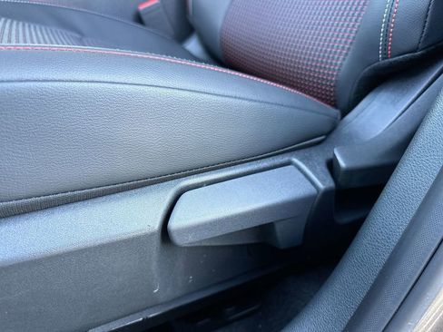 Certified 2025 Nissan Kicks SR image 24