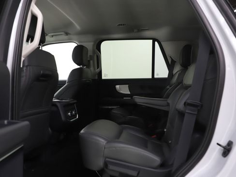 Used 2026 Ford Expedition Active image 21