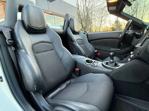 Used 2017 Nissan 370Z Touring Sport image 20