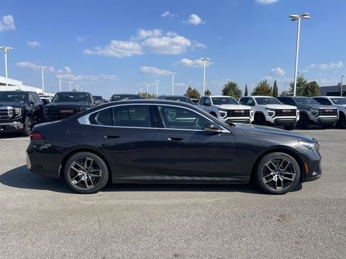 Used 2024 BMW i5 eDrive40i image 8