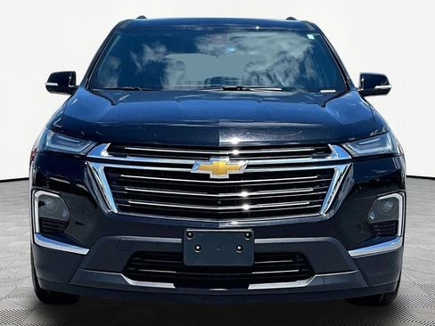 Used 2023 Chevrolet Traverse LT w/ LT Premium Package AWD/4WD image 2