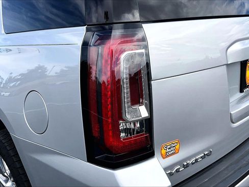Used 2019 GMC Yukon SLT image 31
