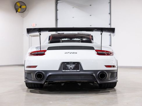 Used 2018 Porsche 911 GT2 RS image 5