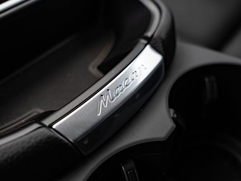 New 2026 Porsche Macan AWD/4WD image 37