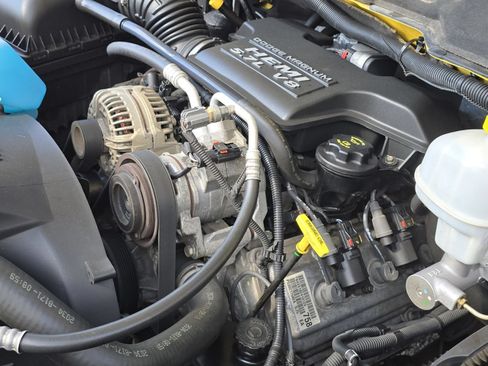 Used 2005 Dodge Ram 1500 Truck SLT w/ Rumblebee Group AWD/4WD image 12
