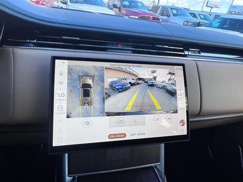 Used 2025 Land Rover Range Rover Long Wheelbase Autobiography image 35