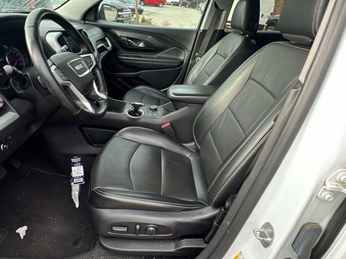 Used 2023 GMC Terrain SLT image 16
