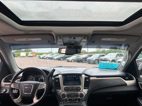 Used 2019 GMC Yukon Denali w/ Denali Ultimate Package AWD/4WD image 24