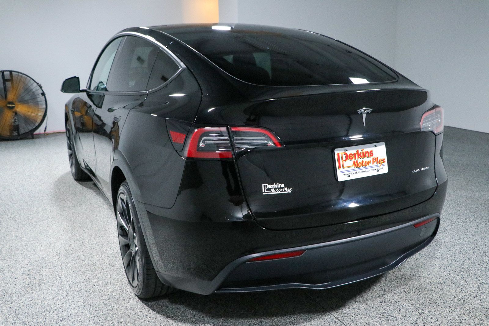 Used 2023 Tesla Model Y Long Range AWD/4WD image 9