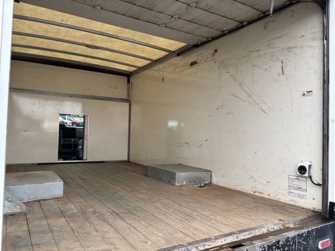 Used 2022 Ford E-350 and Econoline 350 Super Duty w/ Power Windows & Locks Group image 27